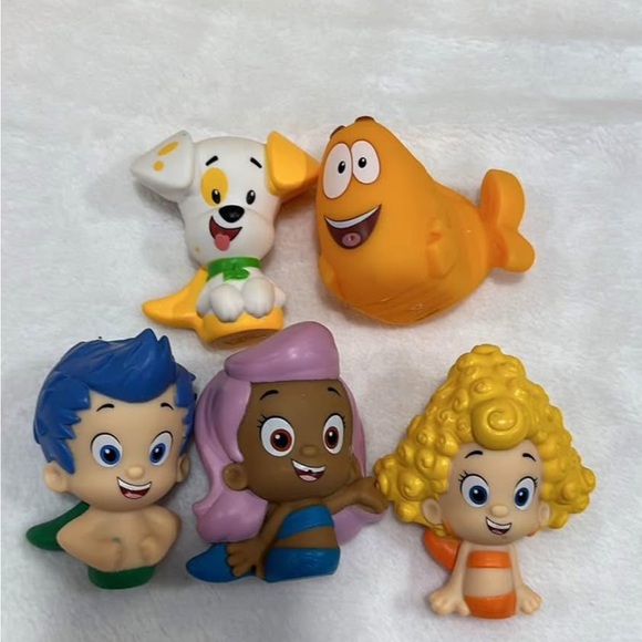Bubble Guppies Colorful Underwater Adventure Playset. One bus with figurines, - Picture 5 of 10